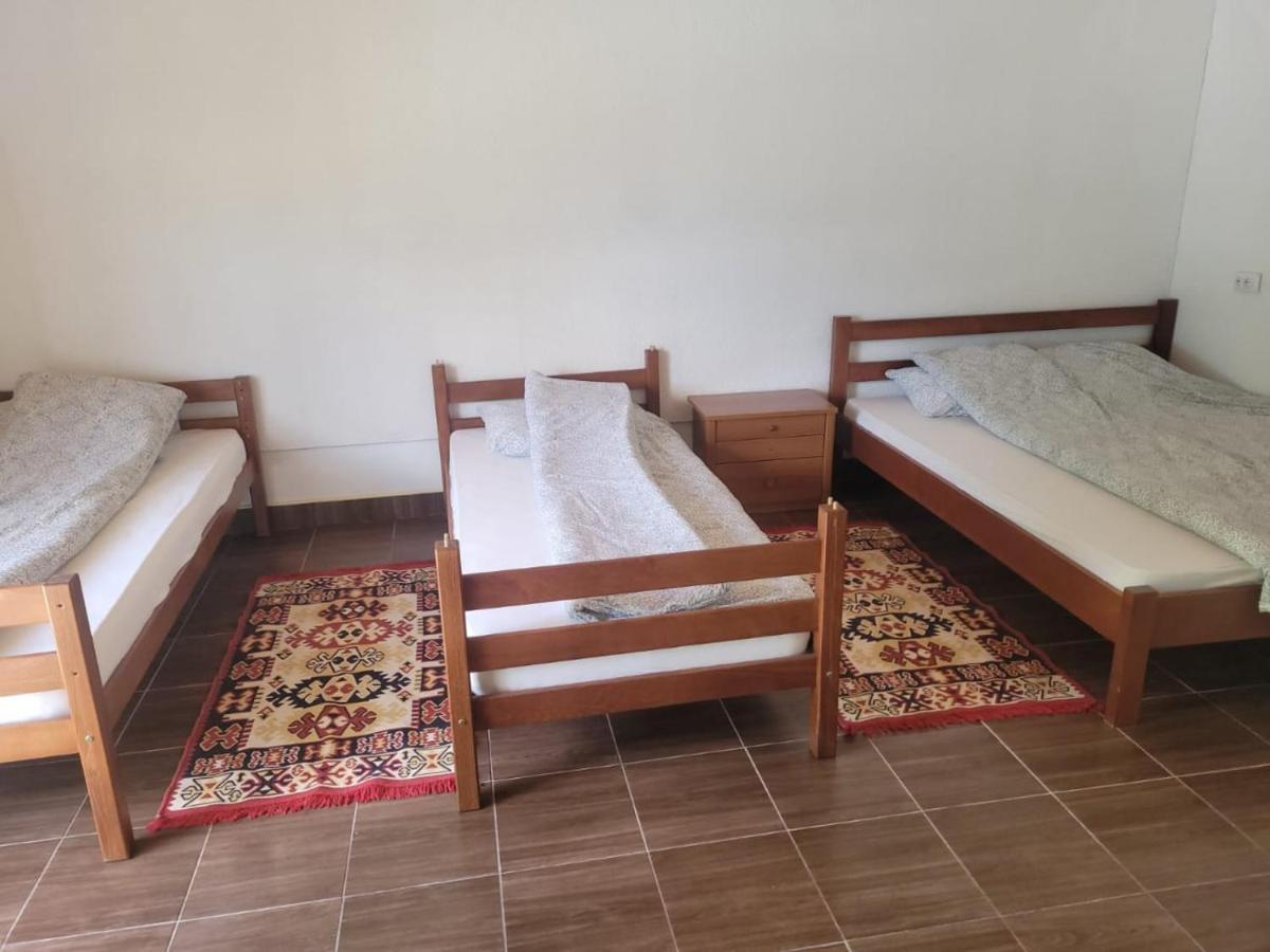 Lola Guest House Vusanje Екстер'єр фото