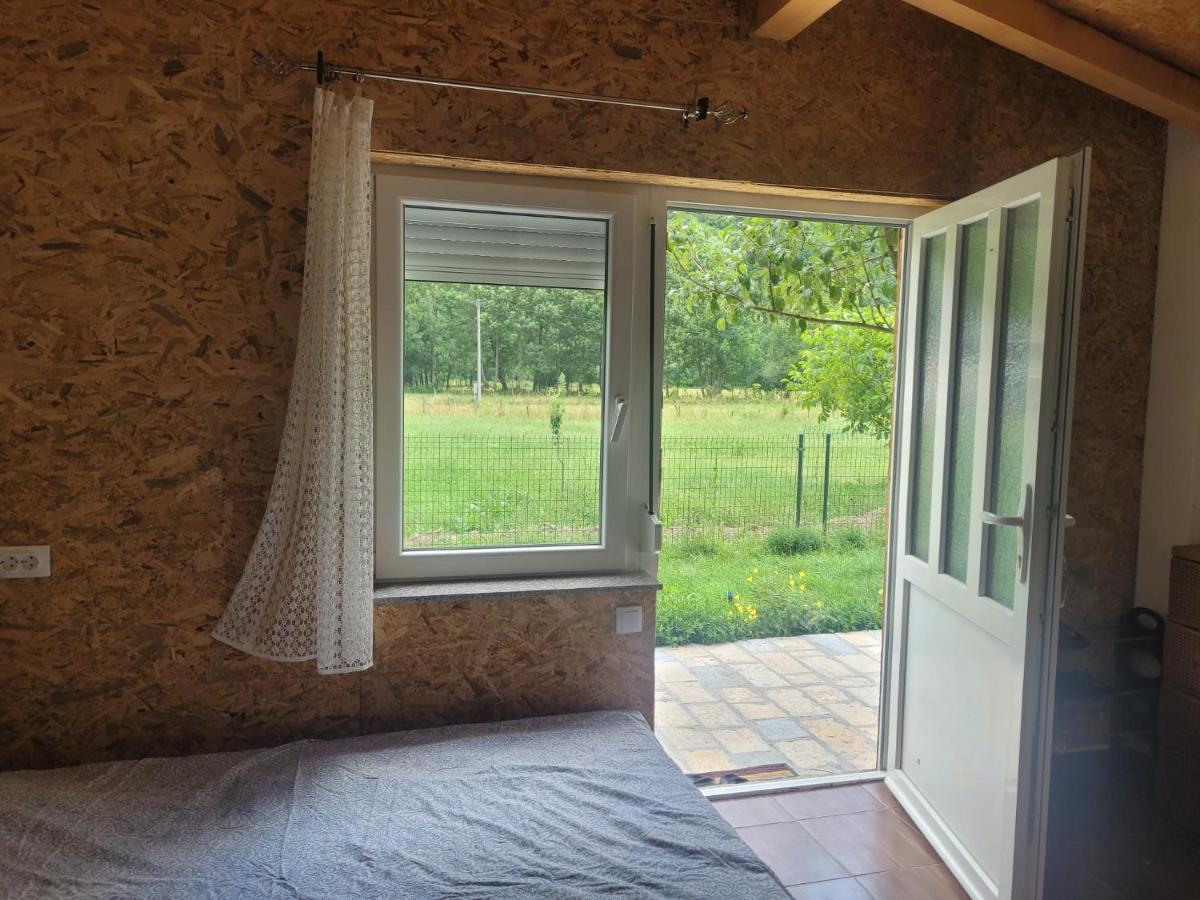 Lola Guest House Vusanje Екстер'єр фото