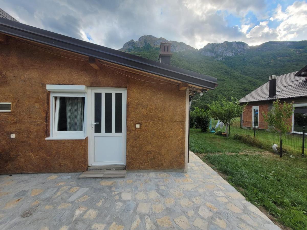 Lola Guest House Vusanje Екстер'єр фото
