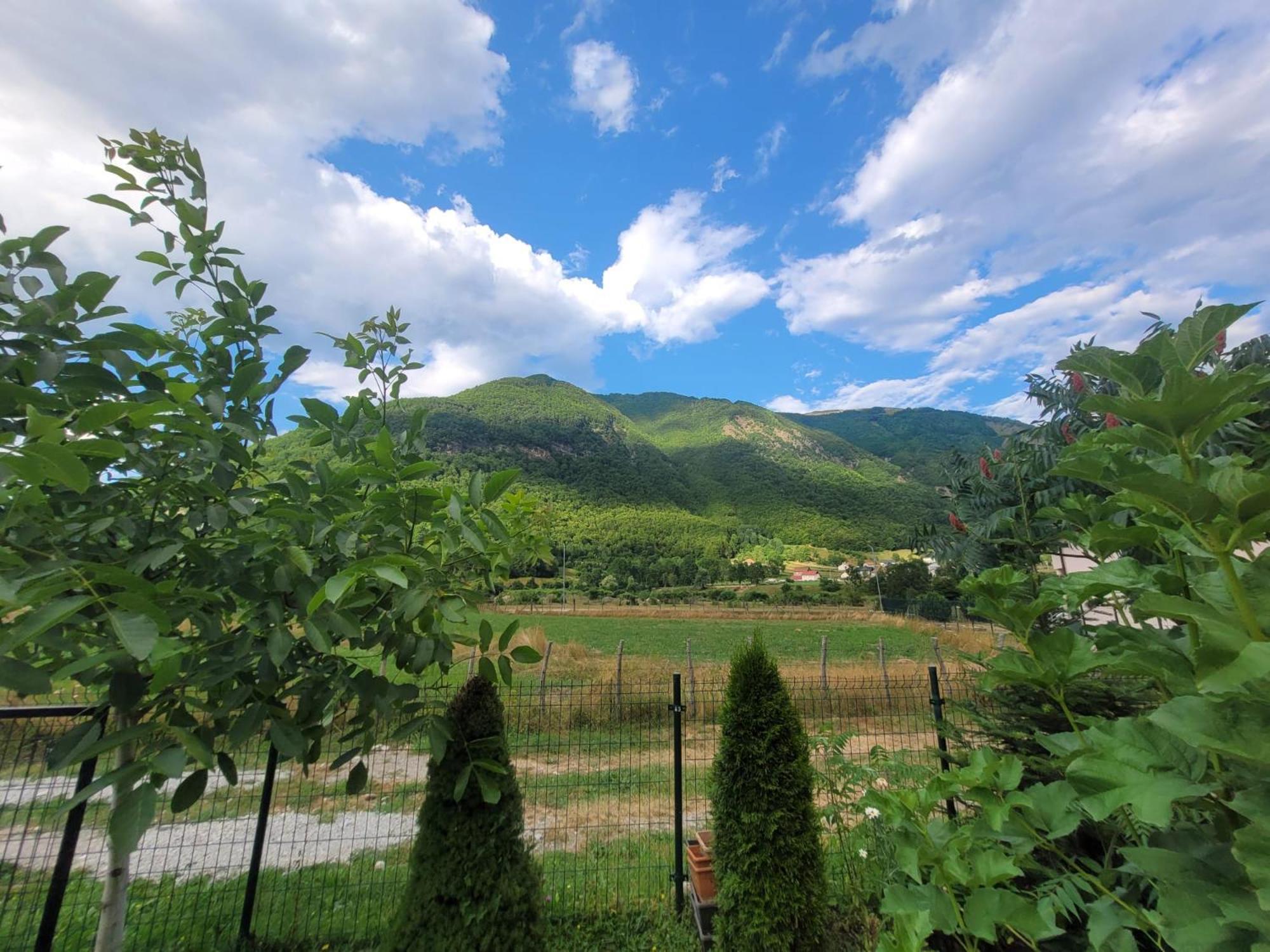 Lola Guest House Vusanje Екстер'єр фото