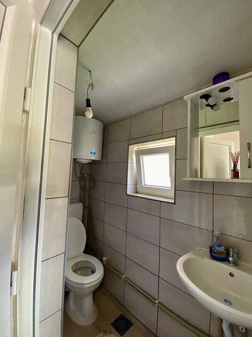 Lola Guest House Vusanje Екстер'єр фото