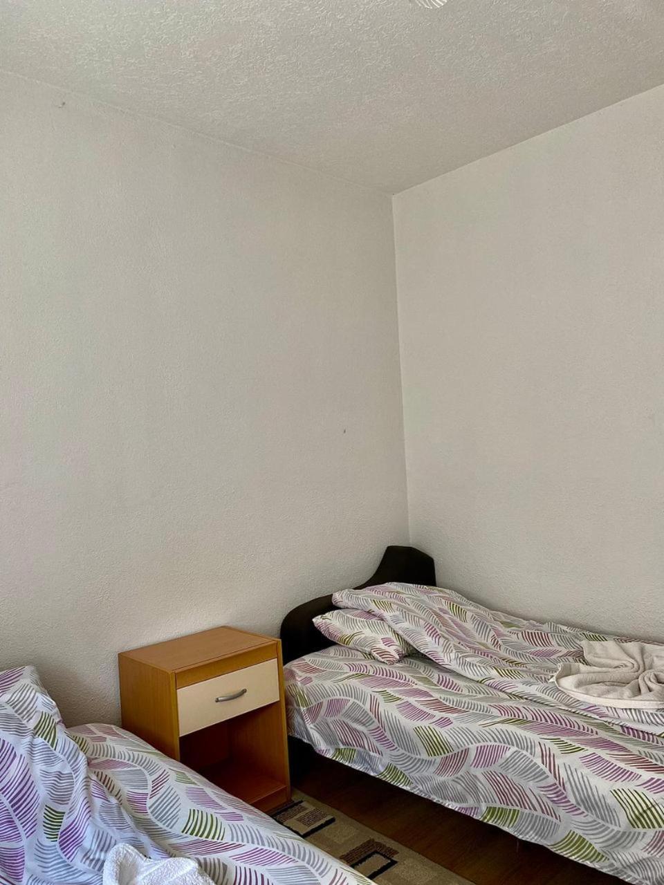 Lola Guest House Vusanje Екстер'єр фото